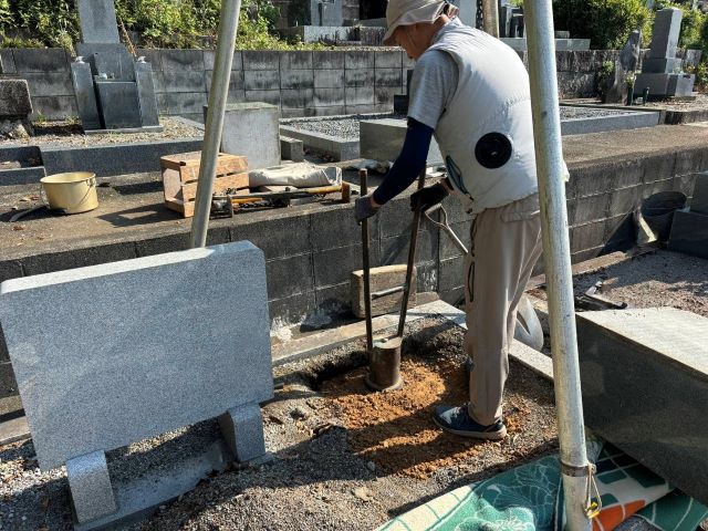 大垣市勝山南墓地　お墓の傾き直し